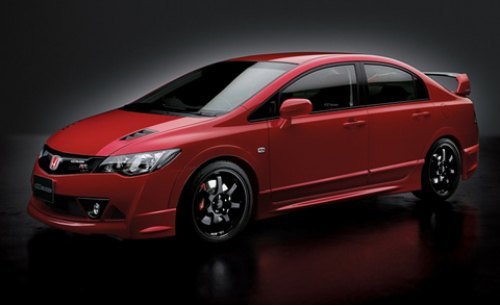 От обычного седана Civic Type-R продукт отделения…