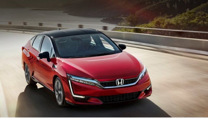 Пятиместная модель Clarity Fuel Cell оснащена…