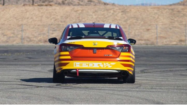 Civic Si FE1 имеет шестипоршневые суппорты…