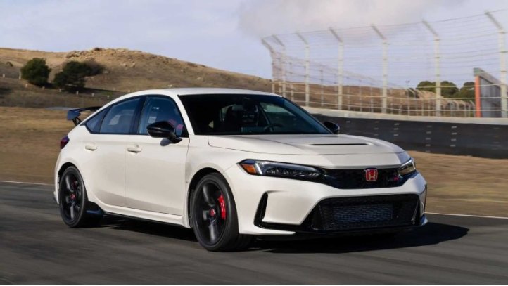 Очевидно, что Civic Type R находится в невыгодном…
