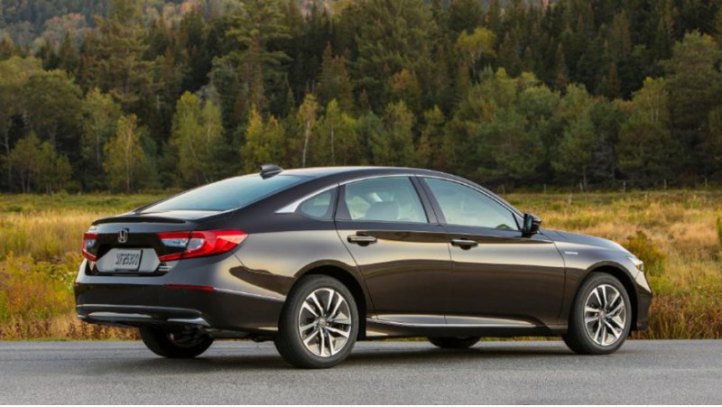 В России для покупки доступны седаны Honda Accord…