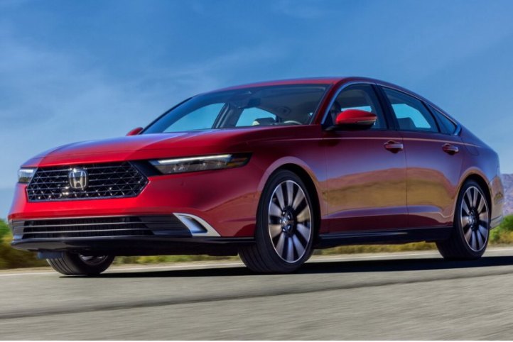Оповещать клиентов об отзыве Honda начнет 11…