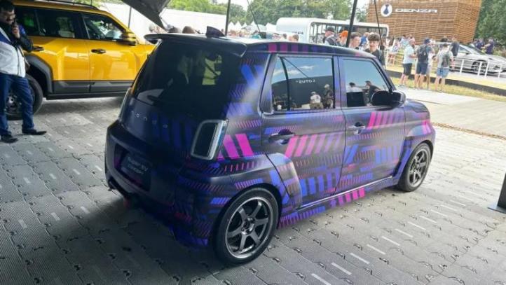 Колеса у нового концепта от Honda сдвинуты к…