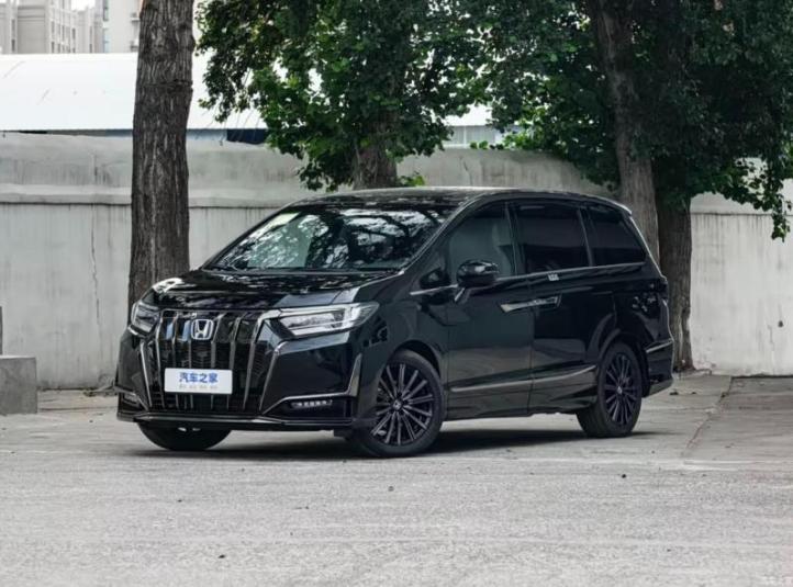 Новый бизнес-вэн Honda Ailishen появится в…
