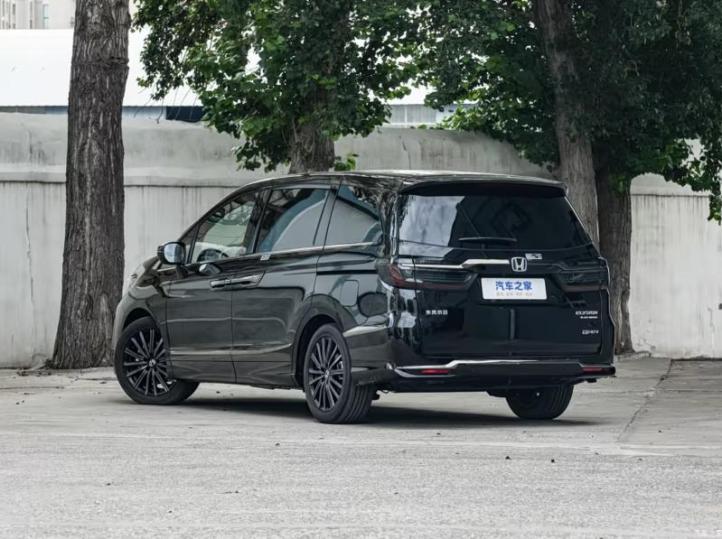 После обновления японский автомобиль предложит…