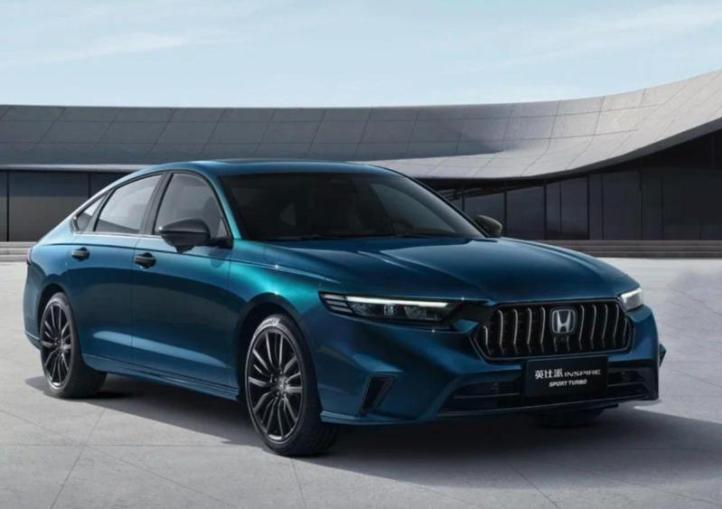 В России появился в продаже новый седан Honda…