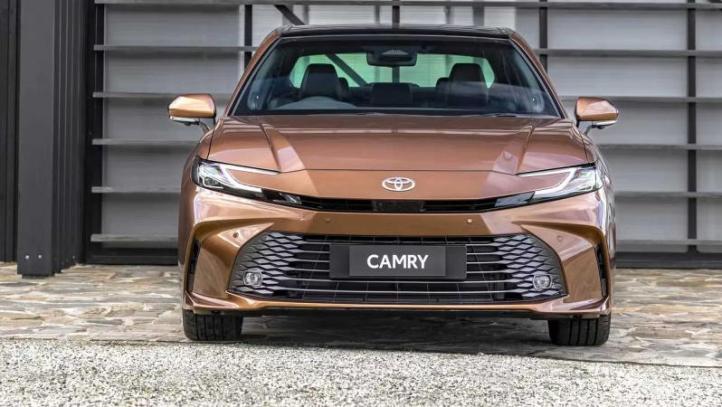 Consumer Reports расхвалил Toyota Camry, объяснив…