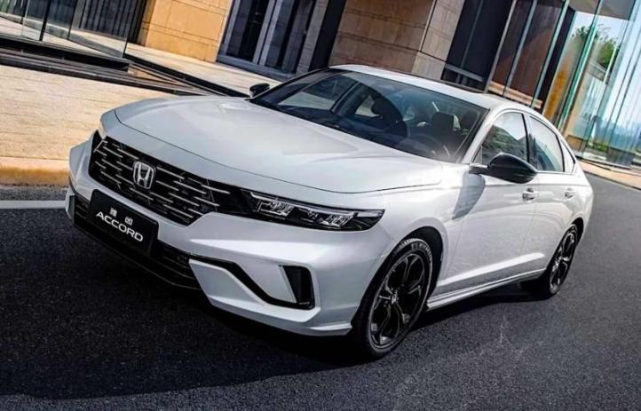 Знаменитый конкурент Toyota Camry от Honda…