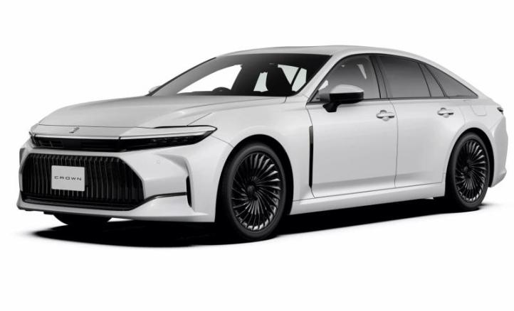 Седан Toyota Crown оказался самым безопасным…