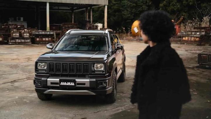 Бюджетный кроссовер Honda научили превращаться в…