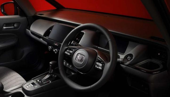 Интерьер Honda Fit Blackwing Edition
