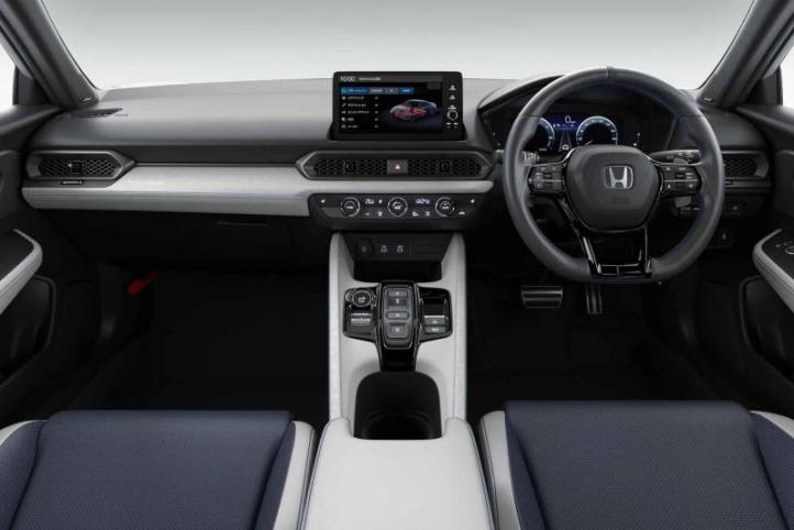 Интерьер нового поколения Honda Prelude