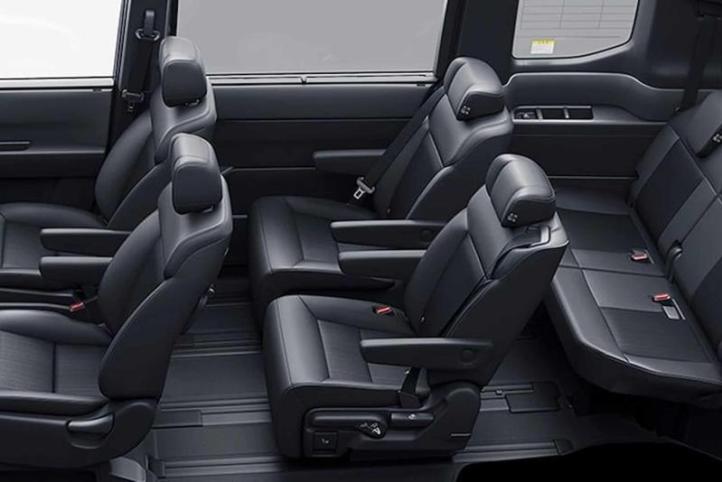 Интерьер Honda Step WGN