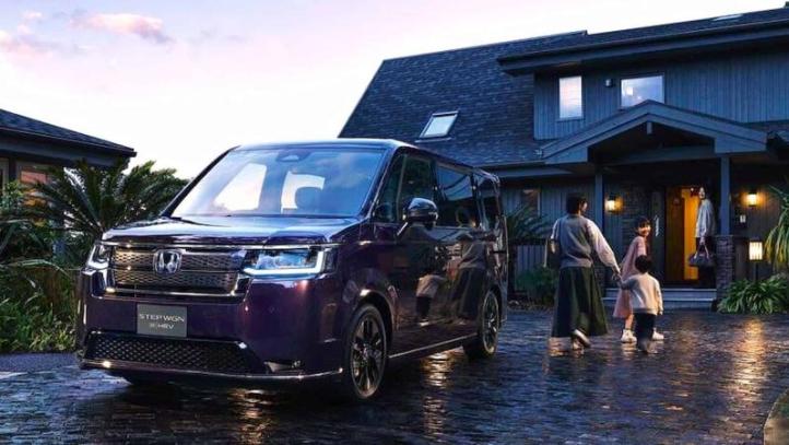 Бюджетный минивэн Honda Step WGN в Таиланде…