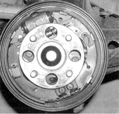 3. Замену башмаков проще производить после снятия…