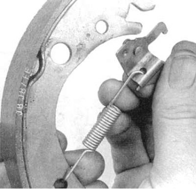 4k. Прочистите регулировочный болт и вилки…