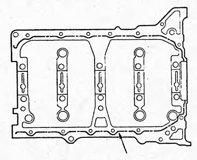 4. (К20А) Нанесите слой герметика на крышку коренных подшипников коленчатого вала, как показано на…