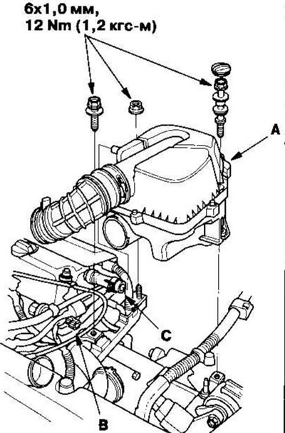 39. Установите корпус воздухоочистителя (А) и подсоедините разъем (В) к датчику температуры…