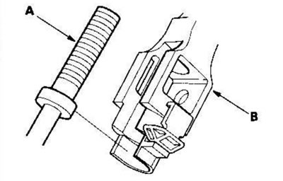 33. Вставьте наконечник троса переключения…